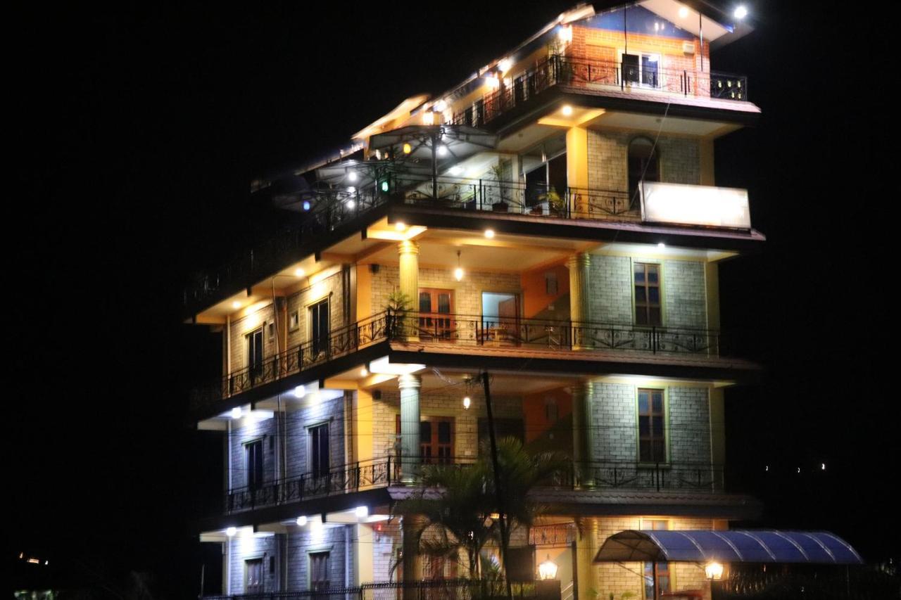 Hotel Young'S Stupa Ranipauwa Exterior foto